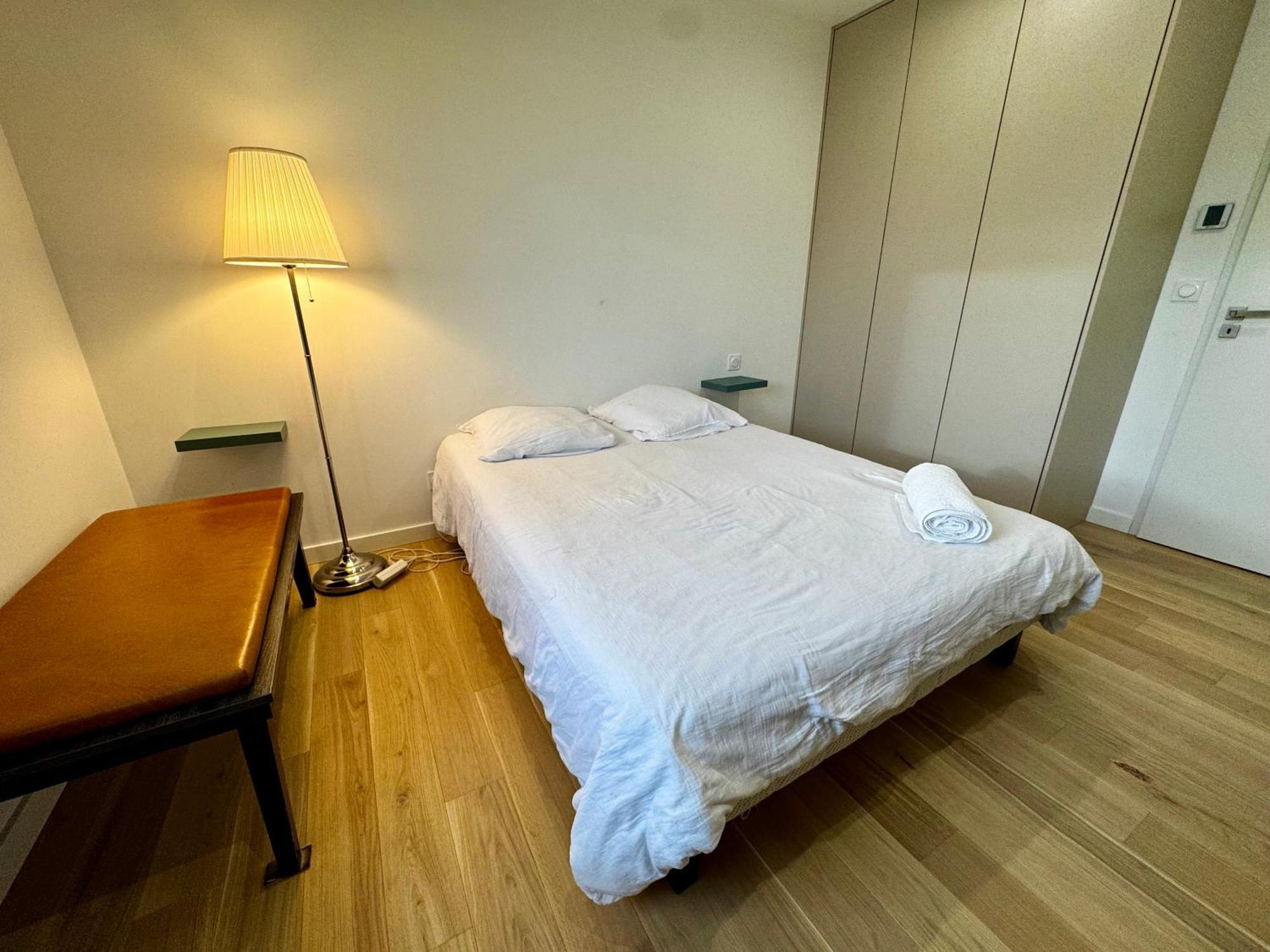 Chambre Privee Climatisee Avec Salle De Bains Partagee-Le Sapin Genay (Rhone) Exterior foto